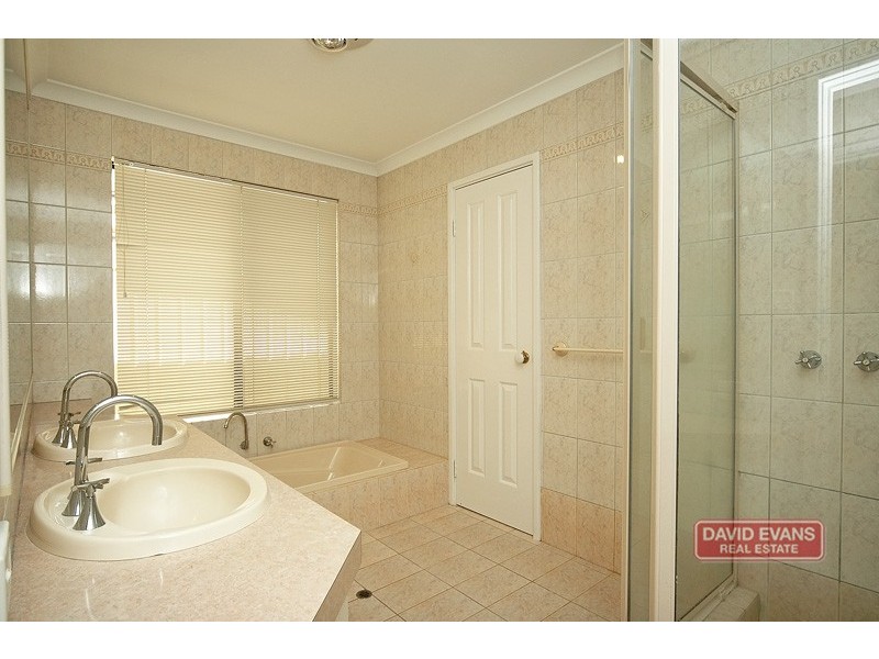 8 Raffles Court, Currambine WA 6028