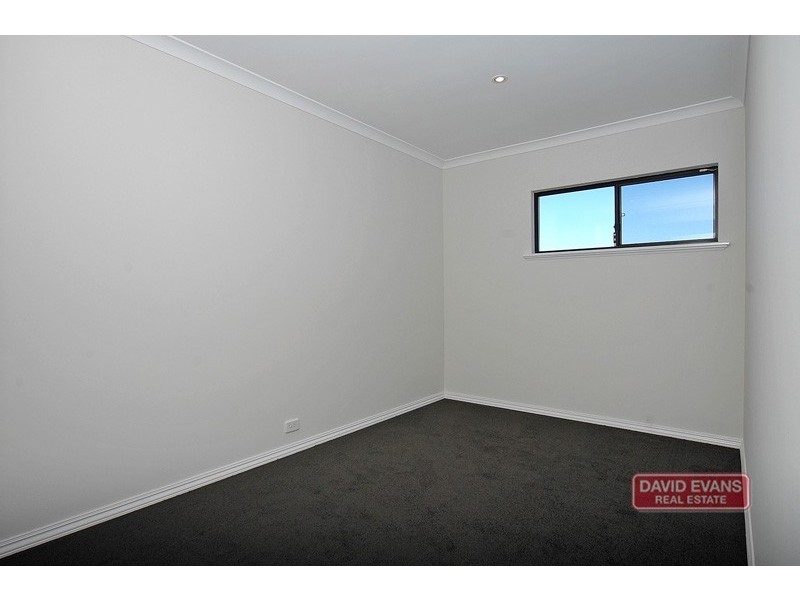 8 Raffles Court, Currambine WA 6028