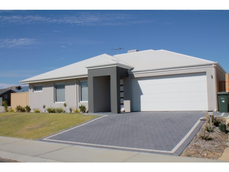 20 Stanbroke Turn, Carramar WA 6031