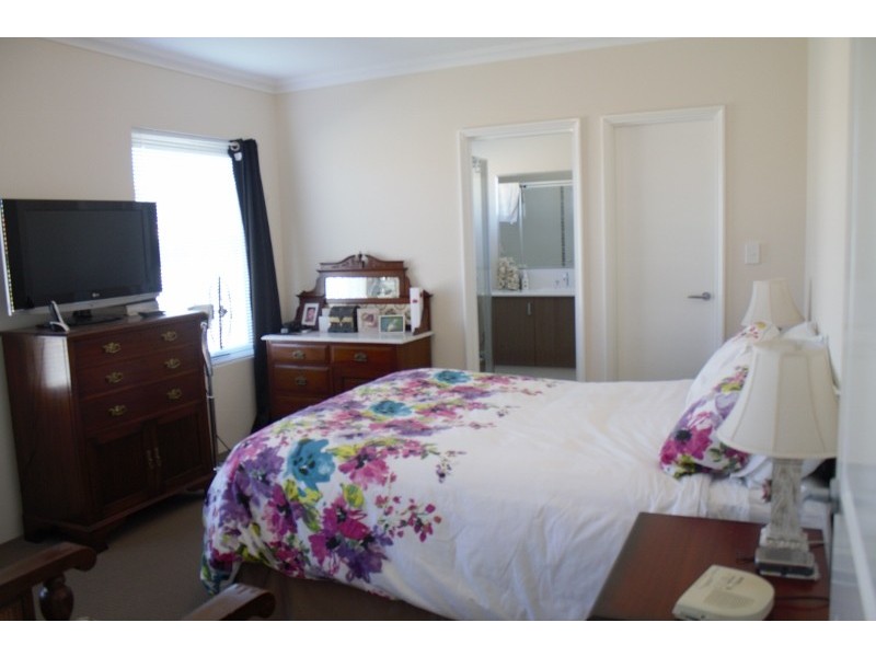 20 Stanbroke Turn, Carramar WA 6031