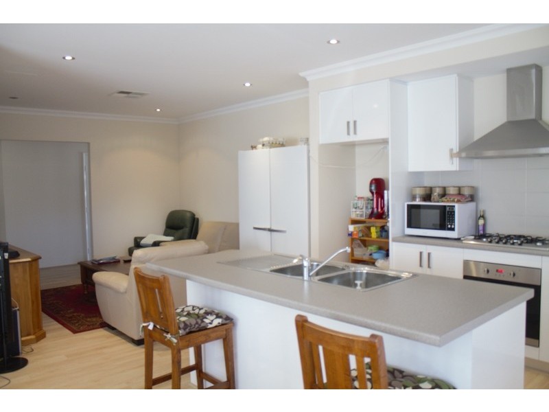 20 Stanbroke Turn, Carramar WA 6031