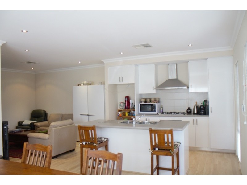 20 Stanbroke Turn, Carramar WA 6031