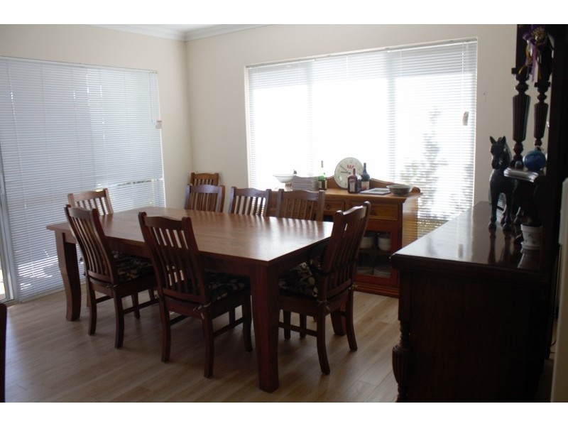 20 Stanbroke Turn, Carramar WA 6031