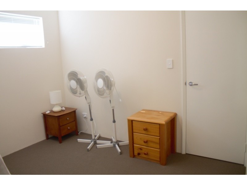 20 Stanbroke Turn, Carramar WA 6031