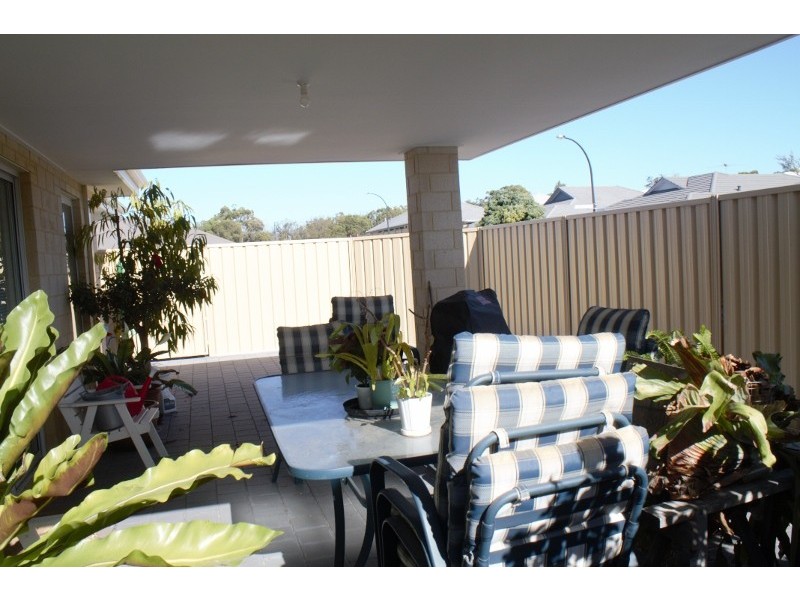 20 Stanbroke Turn, Carramar WA 6031