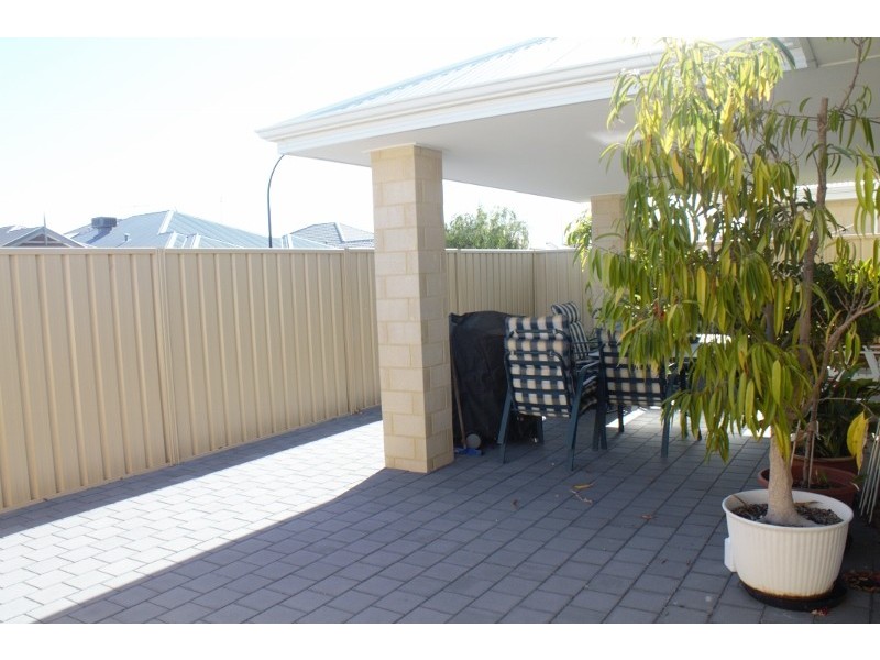 20 Stanbroke Turn, Carramar WA 6031