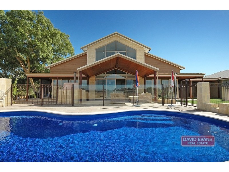 240 Neaves Rd, Mariginiup WA 6065