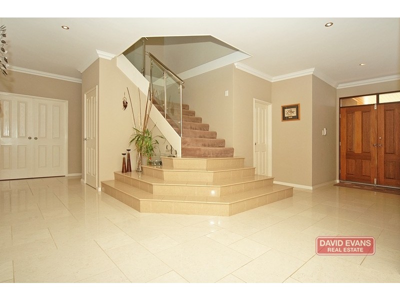 240 Neaves Rd, Mariginiup WA 6065