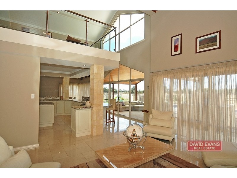 240 Neaves Rd, Mariginiup WA 6065