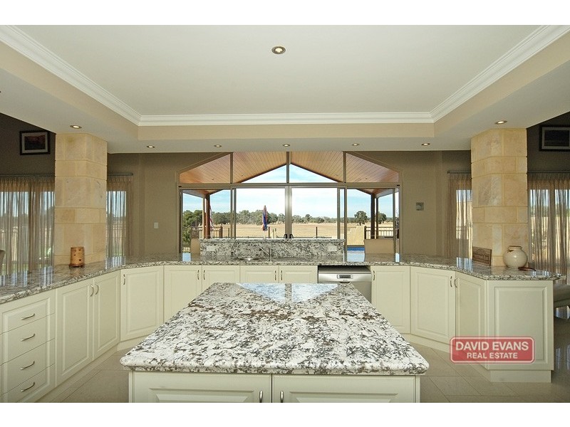 240 Neaves Rd, Mariginiup WA 6065