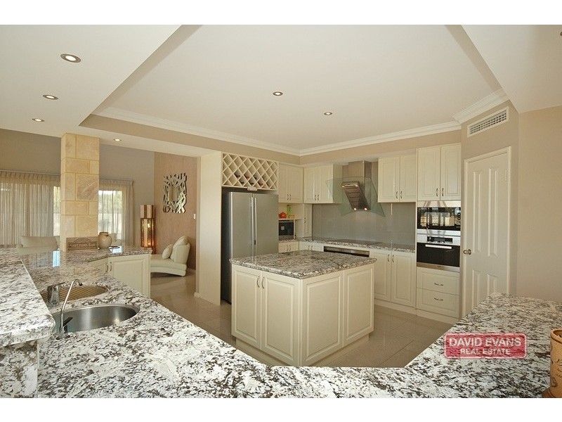 240 Neaves Rd, Mariginiup WA 6065