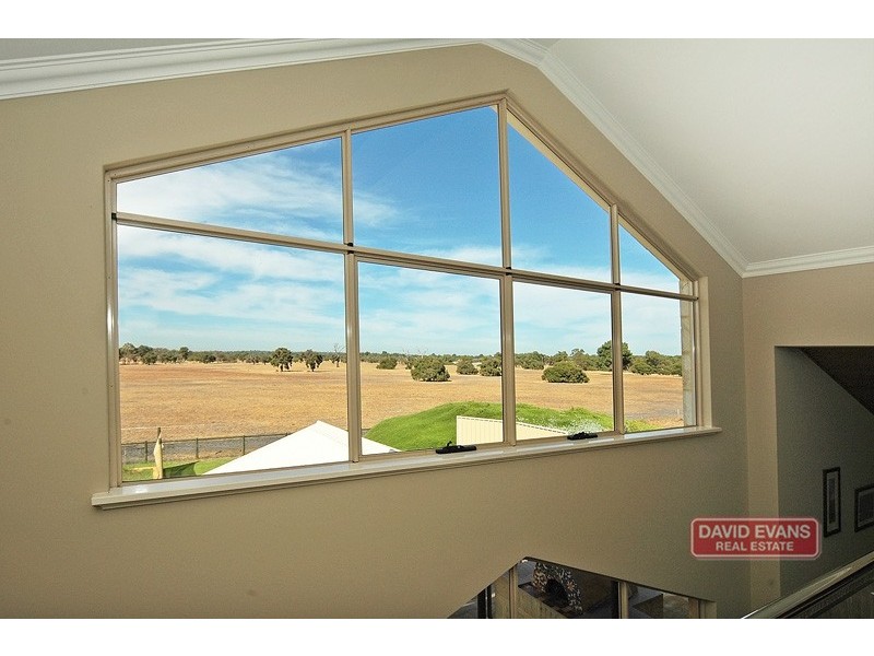 240 Neaves Rd, Mariginiup WA 6065