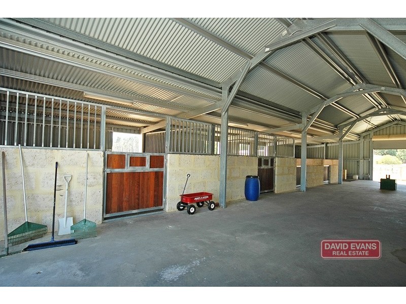 240 Neaves Rd, Mariginiup WA 6065