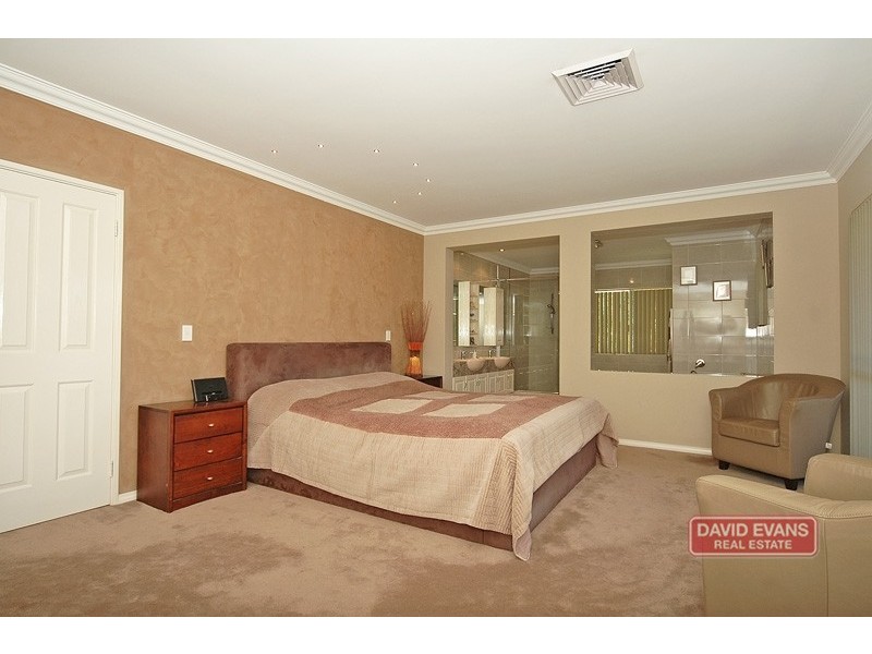 240 Neaves Rd, Mariginiup WA 6065