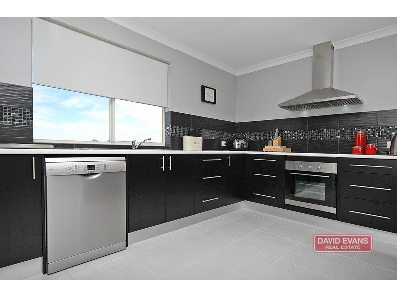 240 Neaves Rd, Mariginiup WA 6065