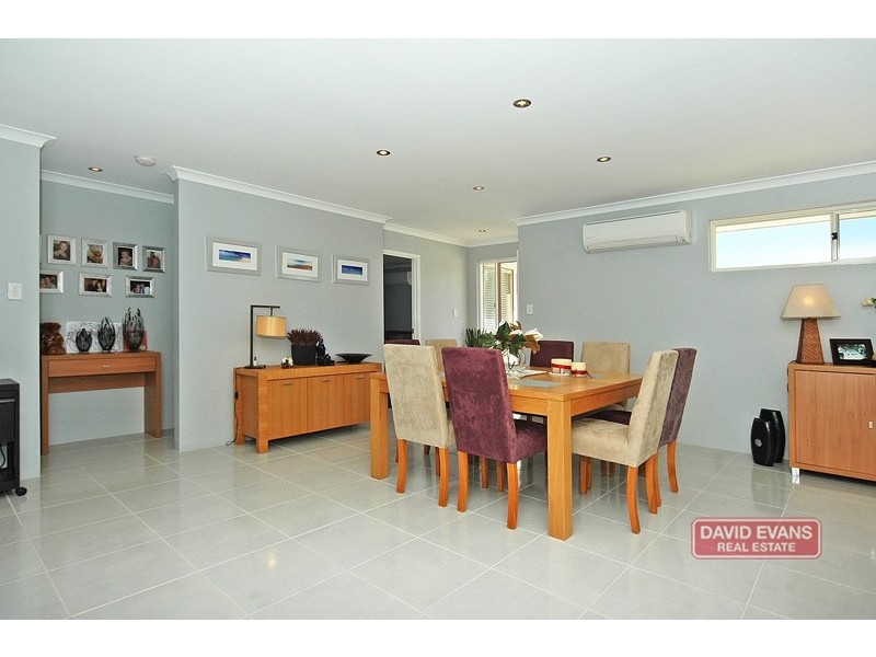 240 Neaves Rd, Mariginiup WA 6065