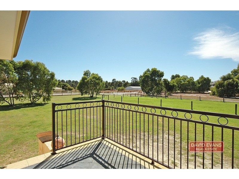 240 Neaves Rd, Mariginiup WA 6065