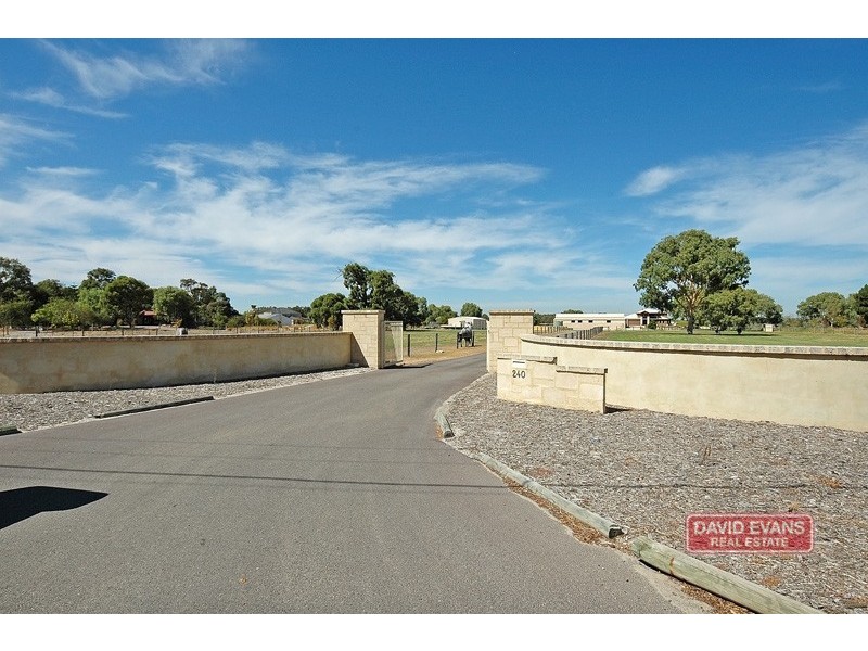 240 Neaves Rd, Mariginiup WA 6065