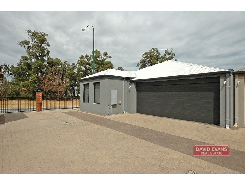 Unit 4/ 2 Marathon Loop, Madeley WA 6065