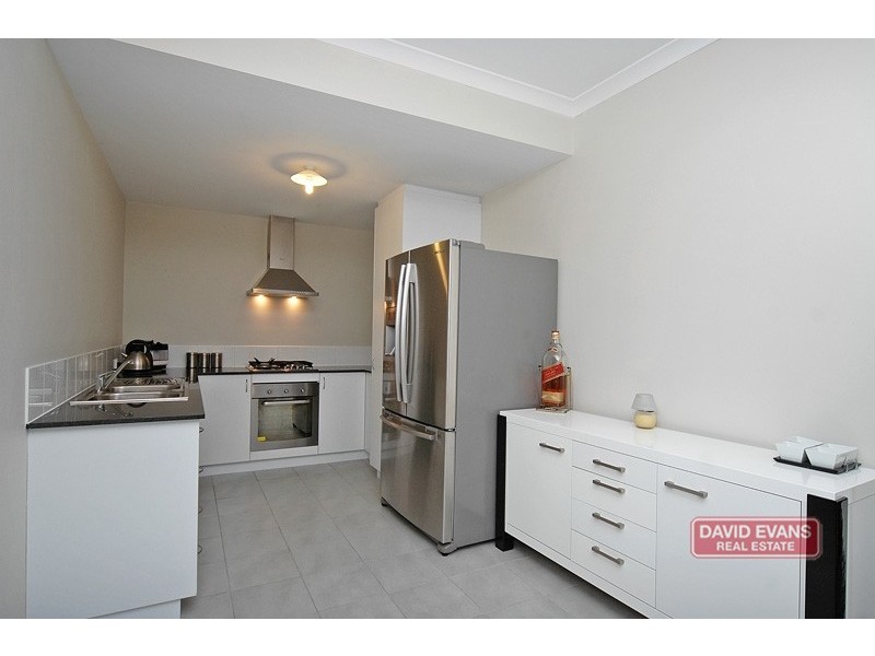 Unit 4/ 2 Marathon Loop, Madeley WA 6065