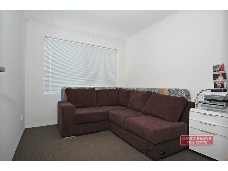 Unit 4/ 2 Marathon Loop, Madeley WA 6065