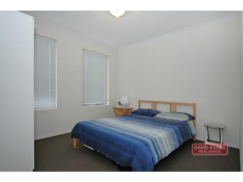 Unit 4/ 2 Marathon Loop, Madeley WA 6065