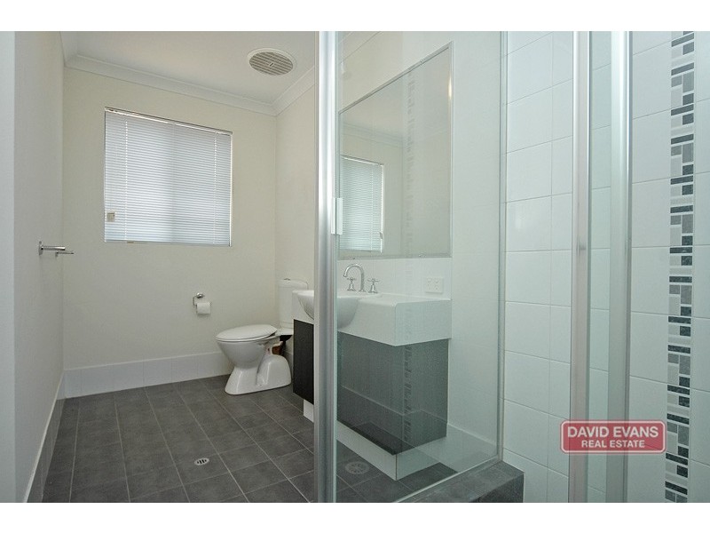 Unit 4/ 2 Marathon Loop, Madeley WA 6065