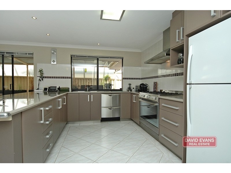 41 Gungurru Ave, Hocking WA 6065