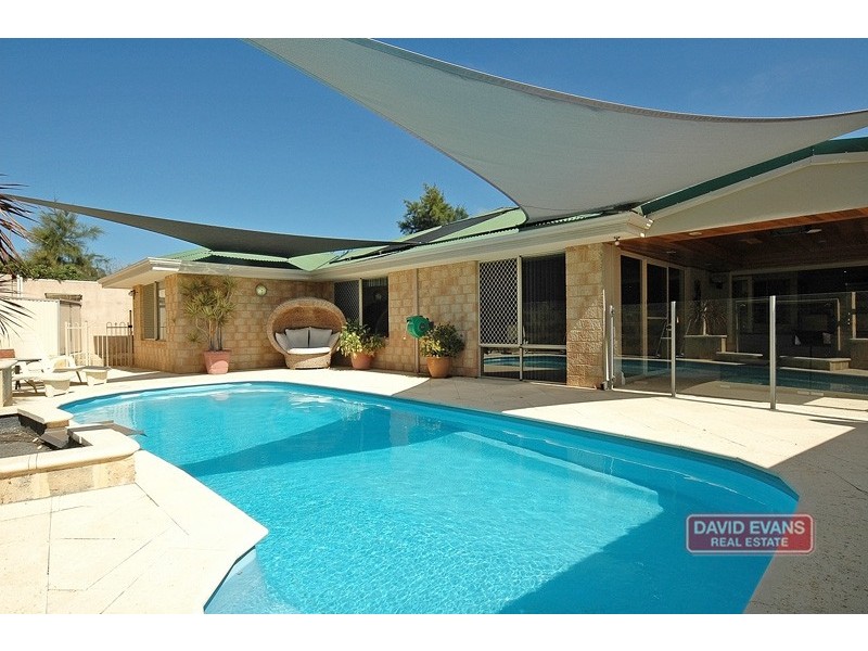 15 Raffles Court, Currambine WA 6028