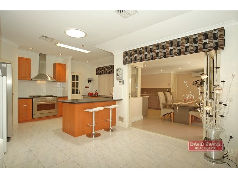 15 Raffles Court, Currambine WA 6028