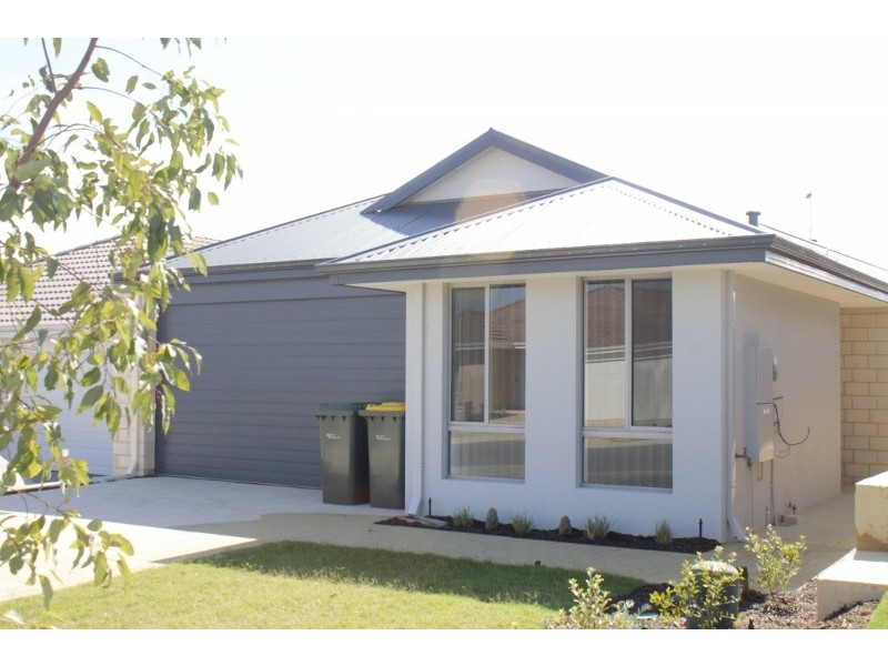 30 Leschenault Loop, Banksia Grove WA 6031