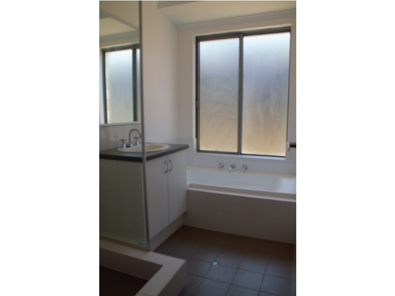 30 Leschenault Loop, Banksia Grove WA 6031