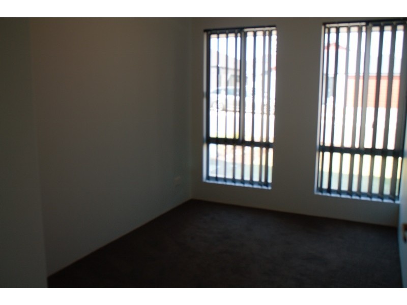 30 Leschenault Loop, Banksia Grove WA 6031