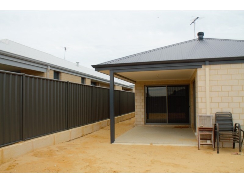 30 Leschenault Loop, Banksia Grove WA 6031