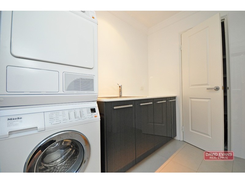 18 Hopewell Pass, Carramar WA 6031