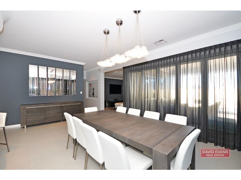 18 Hopewell Pass, Carramar WA 6031