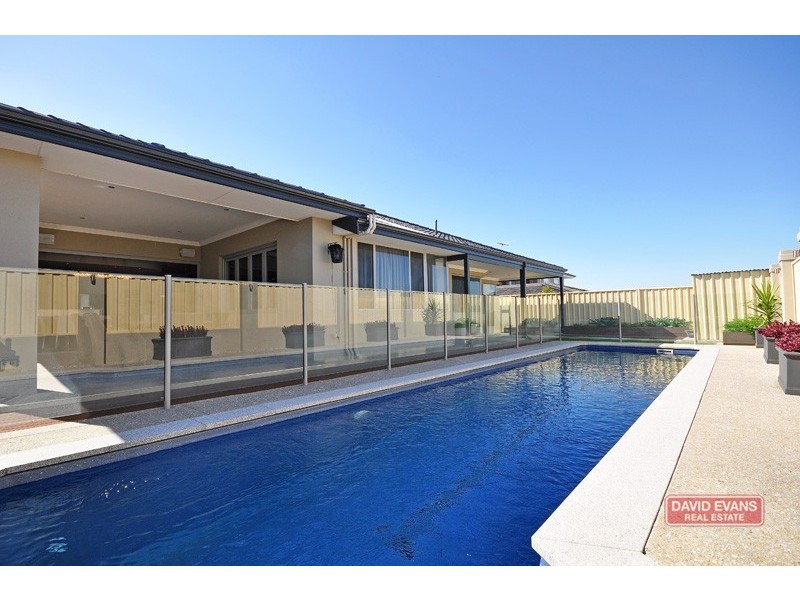 18 Hopewell Pass, Carramar WA 6031