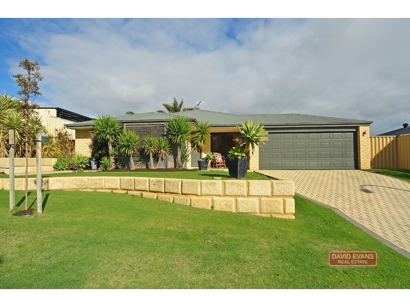 43 Chartwell Bend, Hocking WA 6065