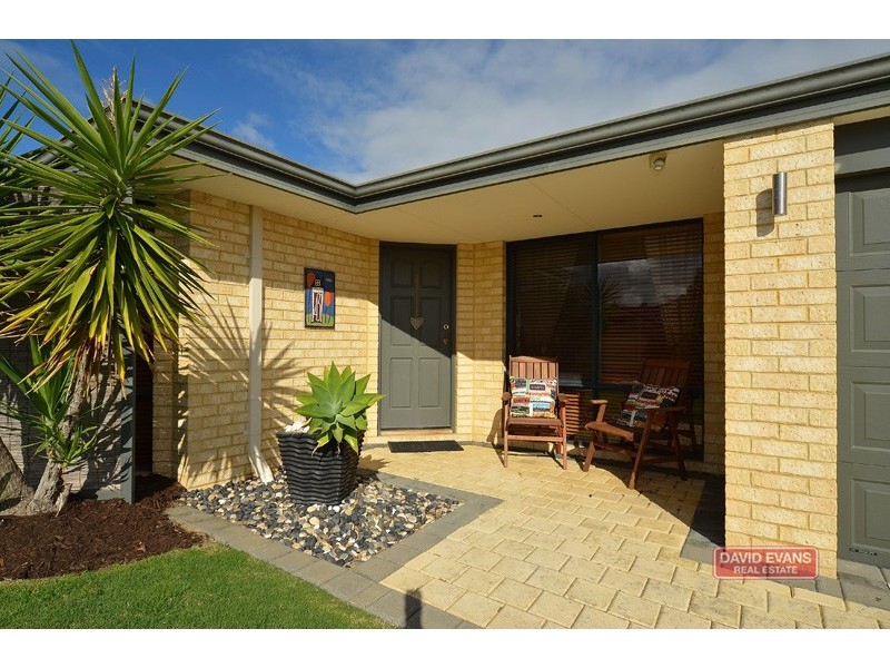 43 Chartwell Bend, Hocking WA 6065