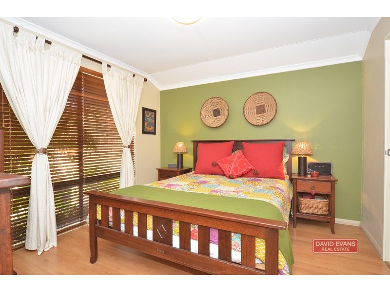 43 Chartwell Bend, Hocking WA 6065