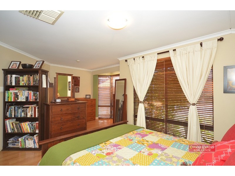 43 Chartwell Bend, Hocking WA 6065