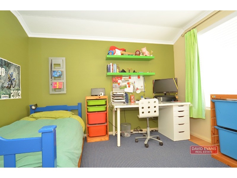 43 Chartwell Bend, Hocking WA 6065