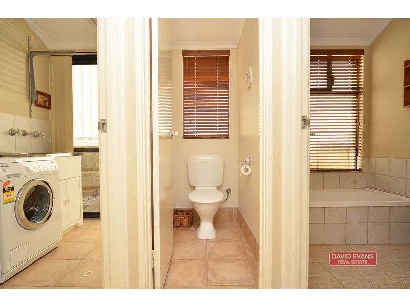 43 Chartwell Bend, Hocking WA 6065