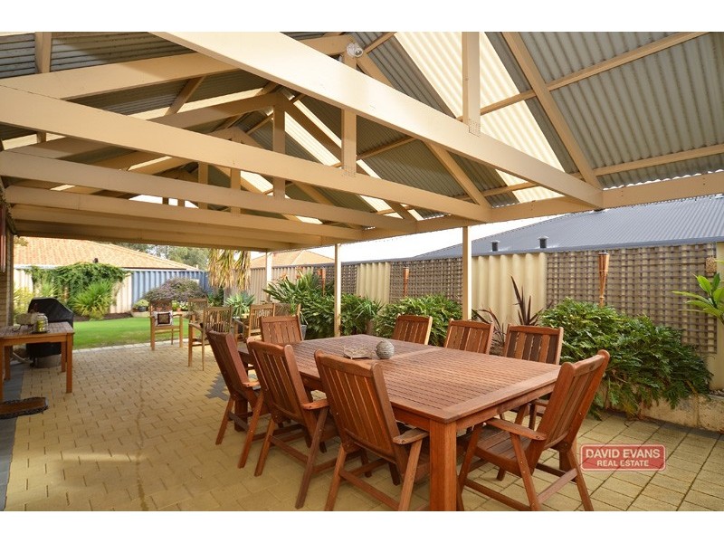 43 Chartwell Bend, Hocking WA 6065