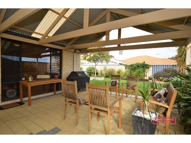 43 Chartwell Bend, Hocking WA 6065