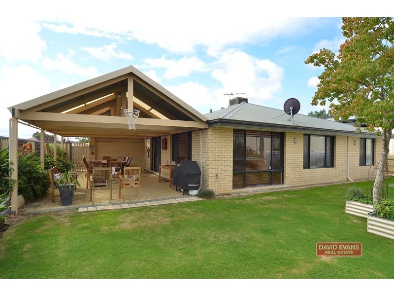 43 Chartwell Bend, Hocking WA 6065