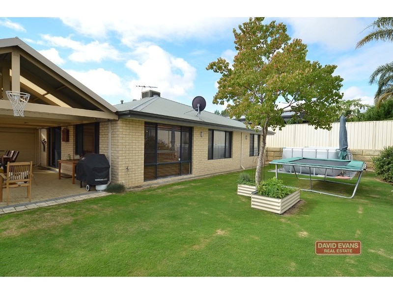 43 Chartwell Bend, Hocking WA 6065