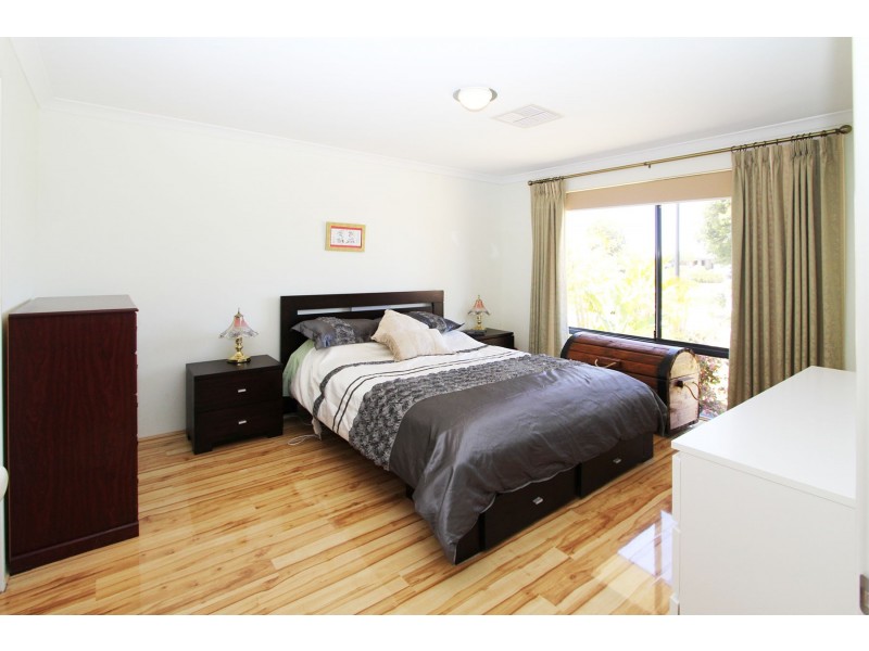 39 Shiralee Bend, Carramar WA 6031