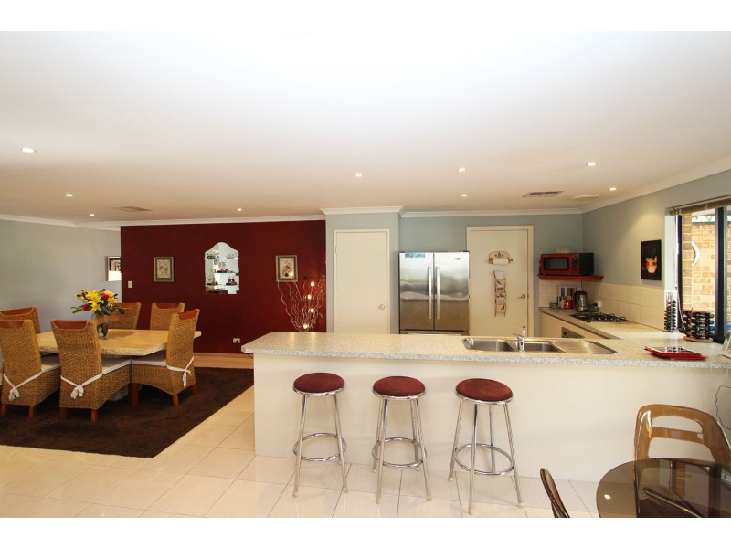 39 Shiralee Bend, Carramar WA 6031