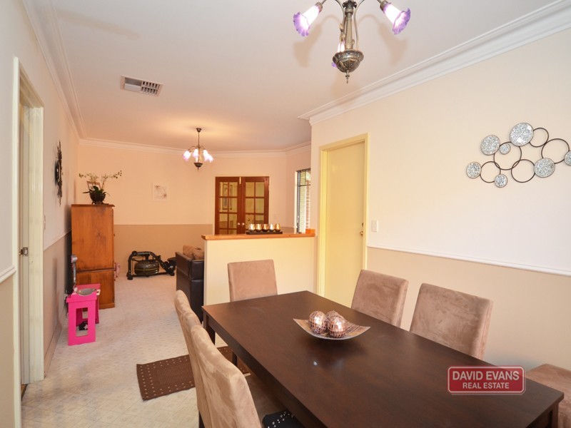 4 Roslin Road, Wanneroo WA 6065